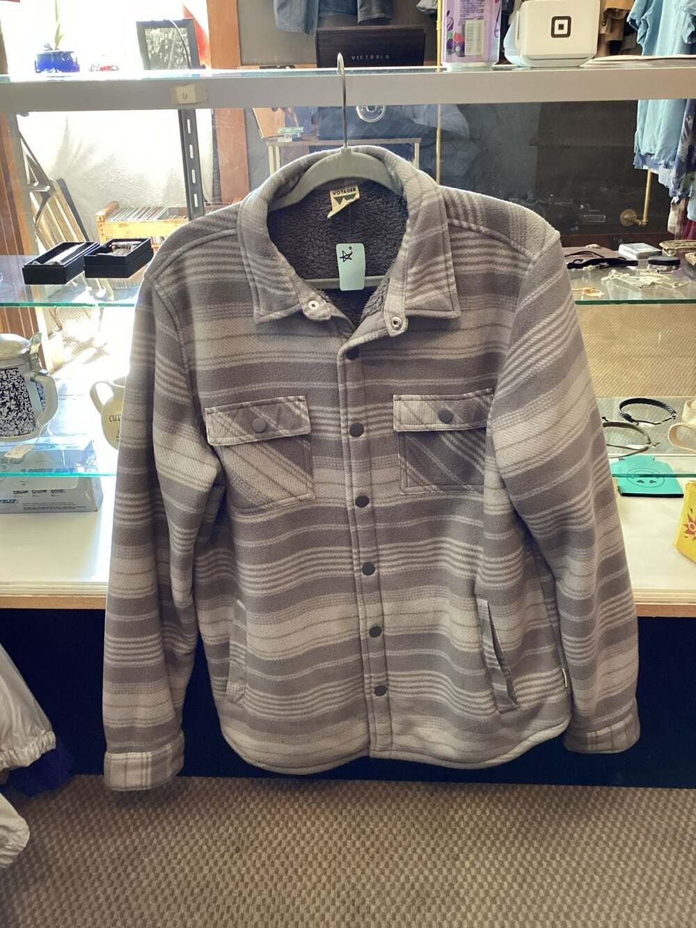 Size M Cabin core, rugged outdoor, lumberjack style, casual fall menswear, Shirp